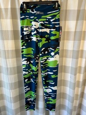 NFL Seahawks Kids Camo Leggings in Navy, Green & White